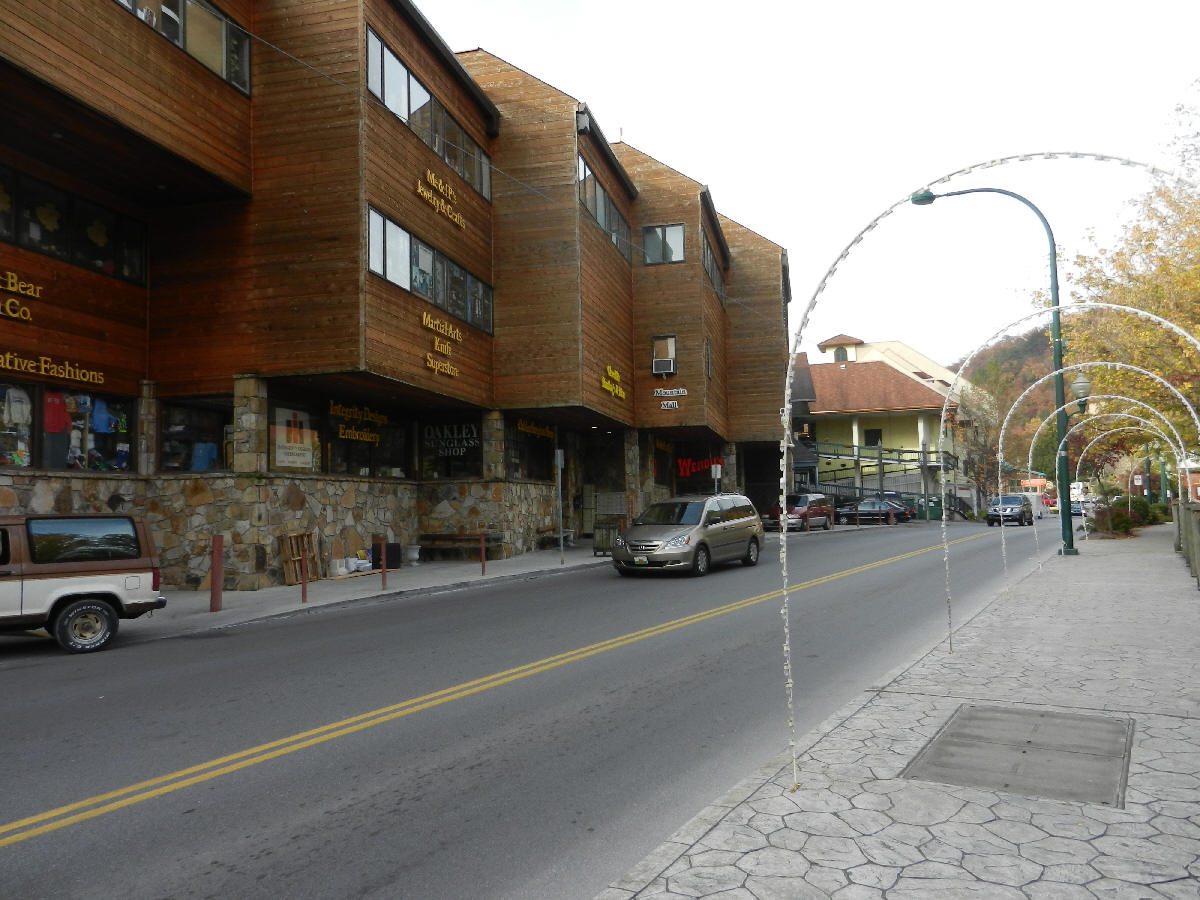 Mountain Mall River Road View